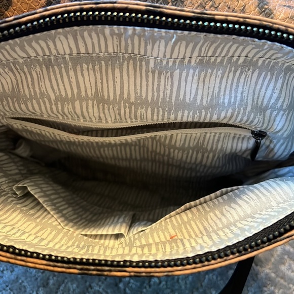 Faux leather snakeskin backpack - Picture 4 of 4